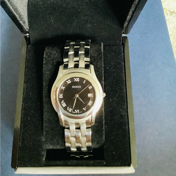 Modern GUCCI black dial ROMAN hours watch 🖤🤍🖤🤍🖤 - Picture 5 of 14